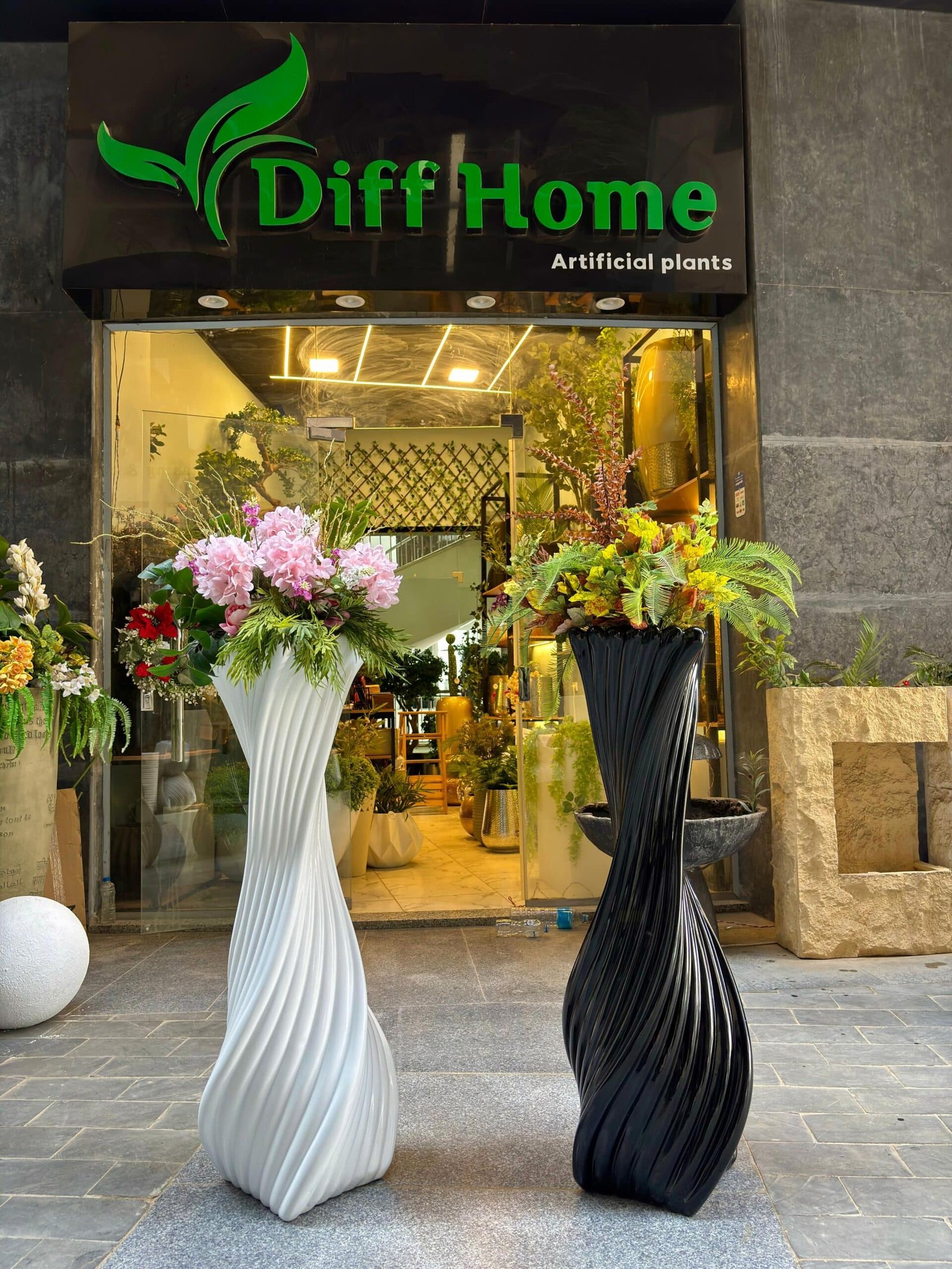 WhatsApp Image 2025-08-19 at 4.50.31 PM Twist pot - Image 1